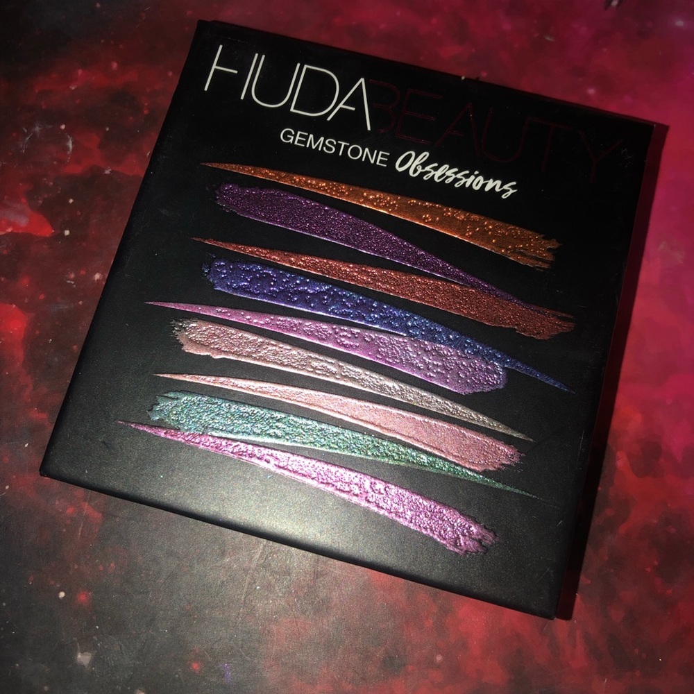 Huda beauty gemstone obsessions palette
